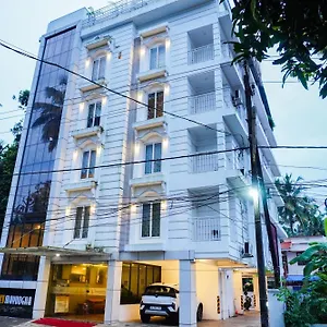 https://sreepathi-mayoogha.kerala-hotels.net